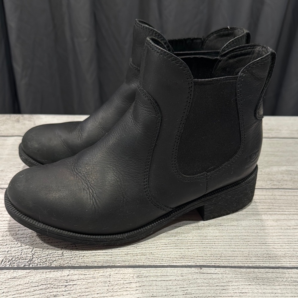 Women’s Ugg Leather Bonham Boots size 6.5